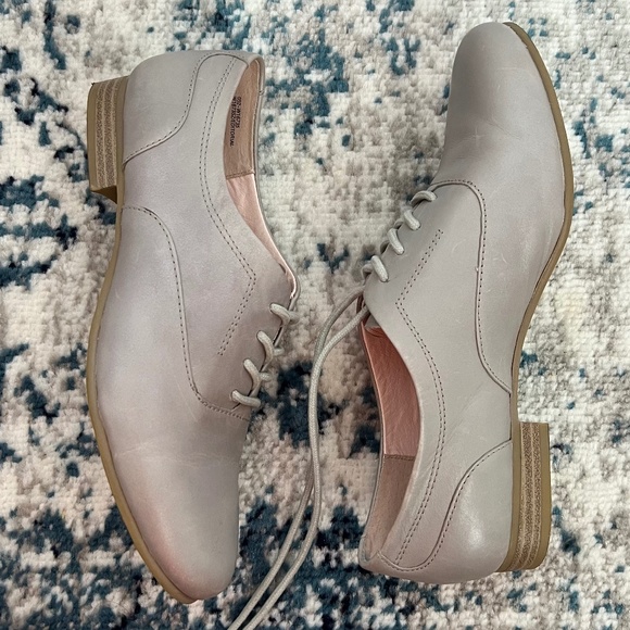 White Mountain Light Grey Leather Oxfords Size 6 - Picture 1 of 16